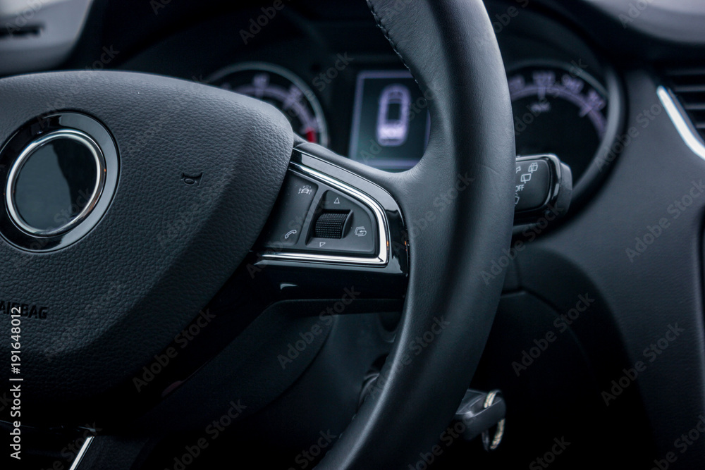control buttons on steering wheel