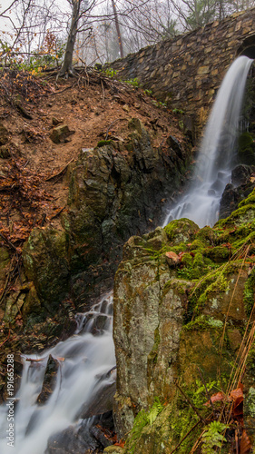 Wassersturz im Herbst 