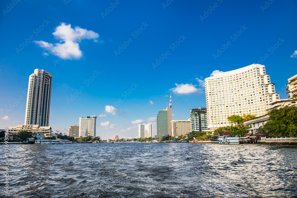 Fototapeta premium Business district cityscape from Chao Phraya River