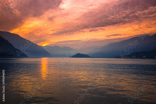 Tramonto sul lago di Como con vista su Bellagio photo