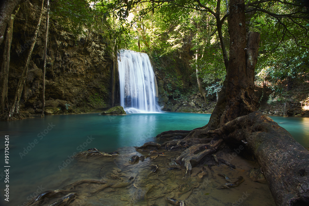 Obraz premium Erawan cascade fall in kanchanaburi province, Thailand