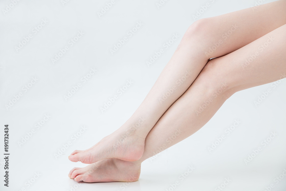 Fototapeta premium 【切抜パス付き】女性の美脚 