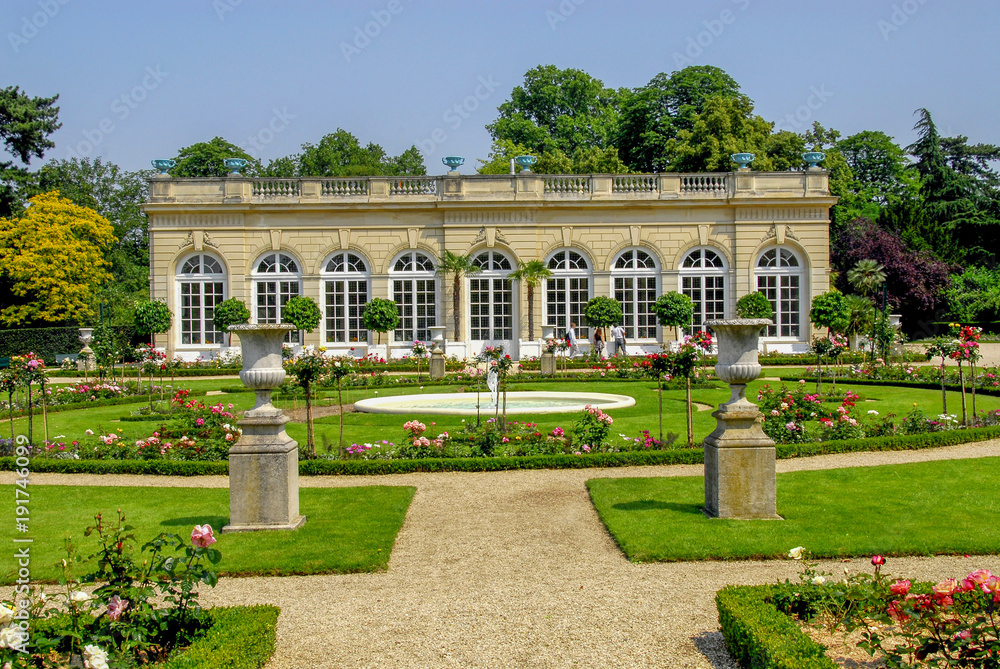 beautiful garden in paris