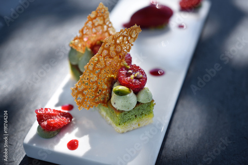 Fototapeta Naklejka Na Ścianę i Meble -  dessert raffiné