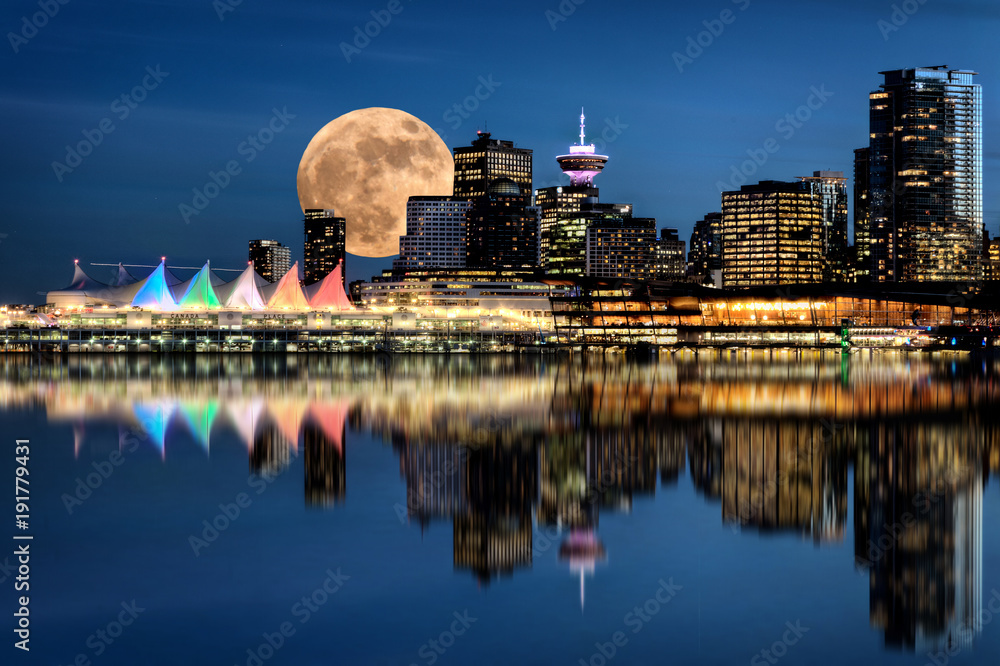 Naklejka premium Vancouver Night Full Moon