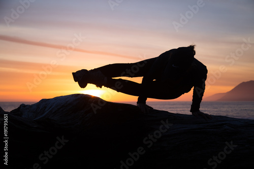 Fototapeta Naklejka Na Ścianę i Meble -  Sunset Yoga Silhouette 