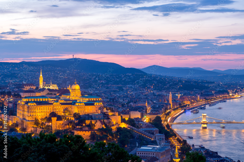 Obraz premium Budapest Castle at Sunset, Hungary