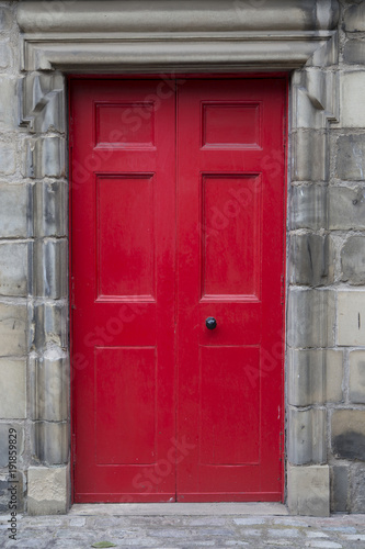 British red front door © lukaspuchrik