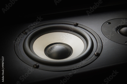Black music speaker
