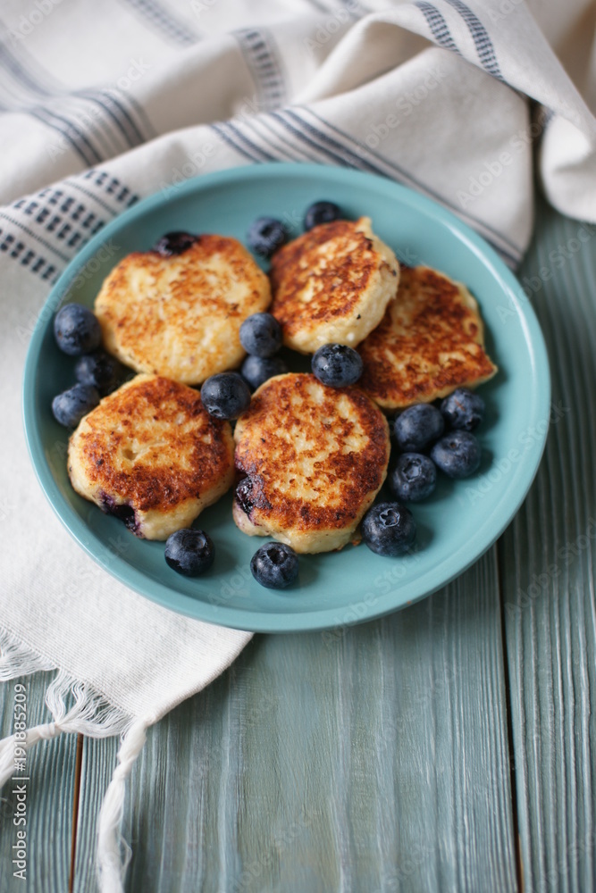 Cheesecakes with blueberries