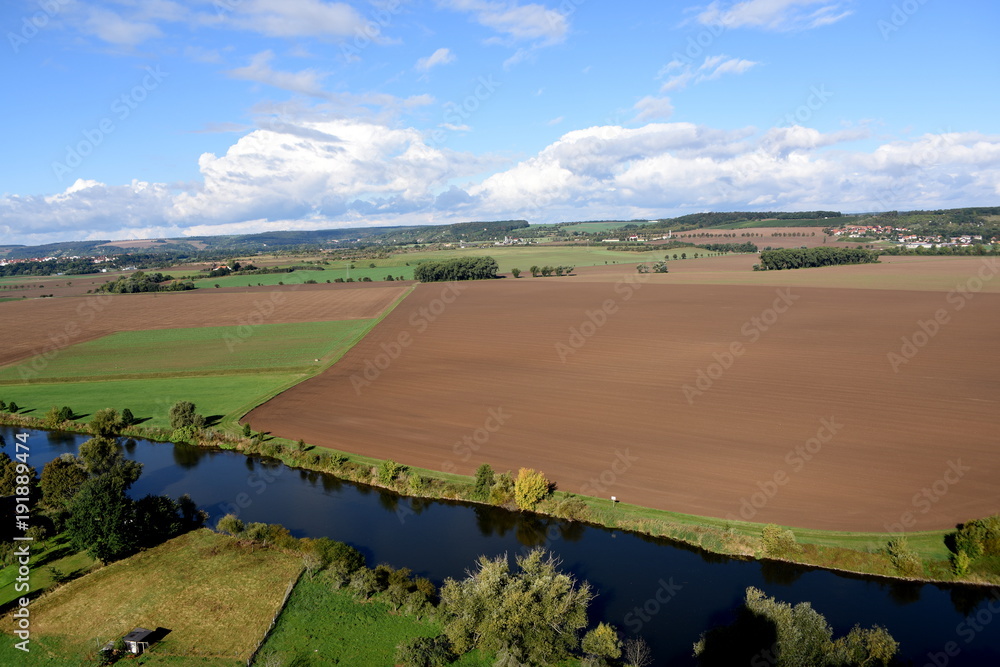 Naklejka premium Saalelandschaft zwischen Naunburg, Schönburg 