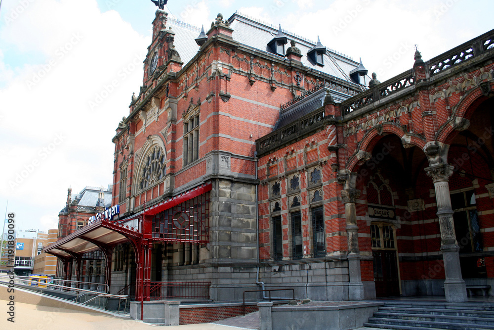 Obraz premium The rayway station of Groningen