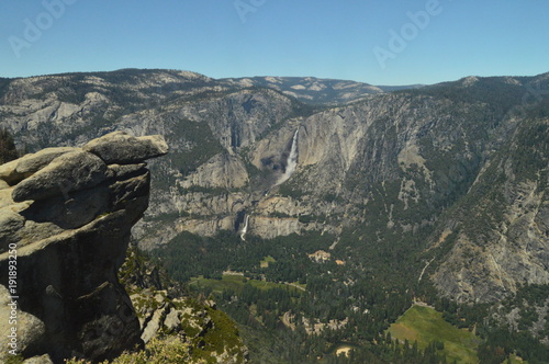 Beautiful Views Of The Valley Of Yosemite National Park. Nature Travel Holidays. June 29, 2017. Yosemite National Park. Mariposa California. USA. EEUU
