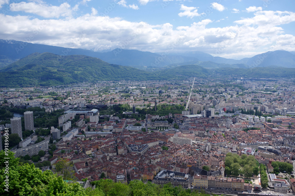 vue sur Grenoble depuis la bastille 