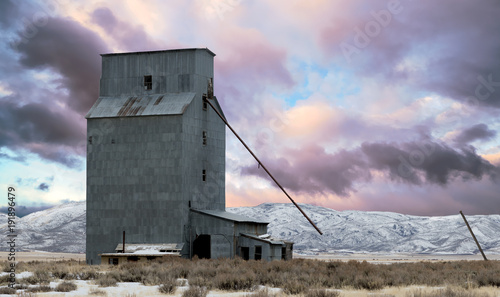 Ild grain silow in a show covered field in the Idaho winter © knowlesgallery