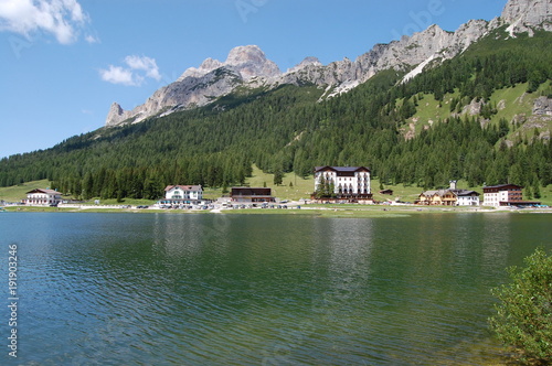 lago di Misurina e Gruppo del Sorapiss, Dolomiti Ampezzane photo