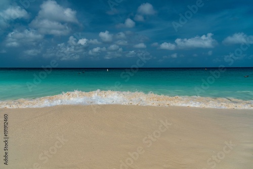 Fototapeta Naklejka Na Ścianę i Meble -  panorama on Eagle beach one of the most beautiful beaches of the Caribbean on the island of Aruba, Netherlands Antilles