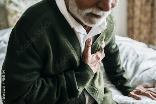 Canvastavla An elderly Indian man with heart problems