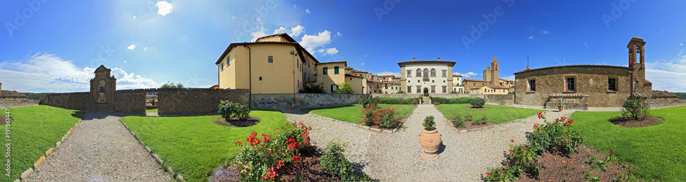 Monte San Savino, palazzo di monte con giardini a 360°