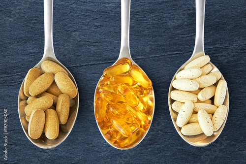 Obraz na płótnie Healthy Supplements on rustic background