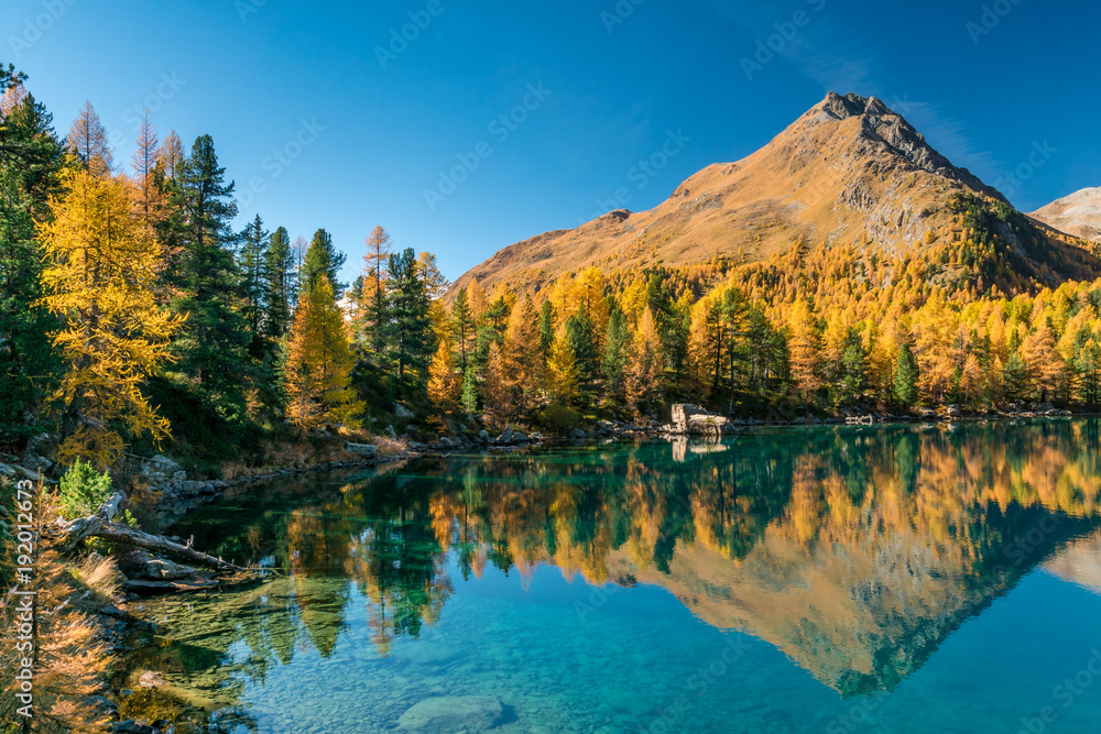 Lago di Saoseo im Herbst, Puschlav, Schweiz