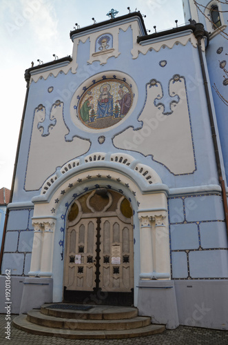 Canvas Print Facciata della chiesa Blu a Bratislava