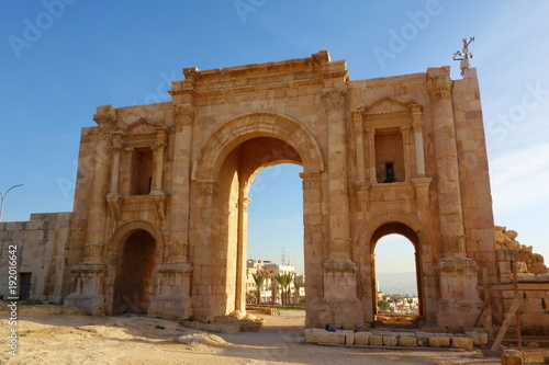 Hadrians Arch, Emperor Hadrian in the archaeological city of Jerash, one of the world's largest sites of Roman architecture, Gerasa, Jerash, Jordan