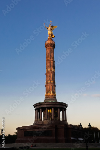 Whole Berlin Victory Column at sunset