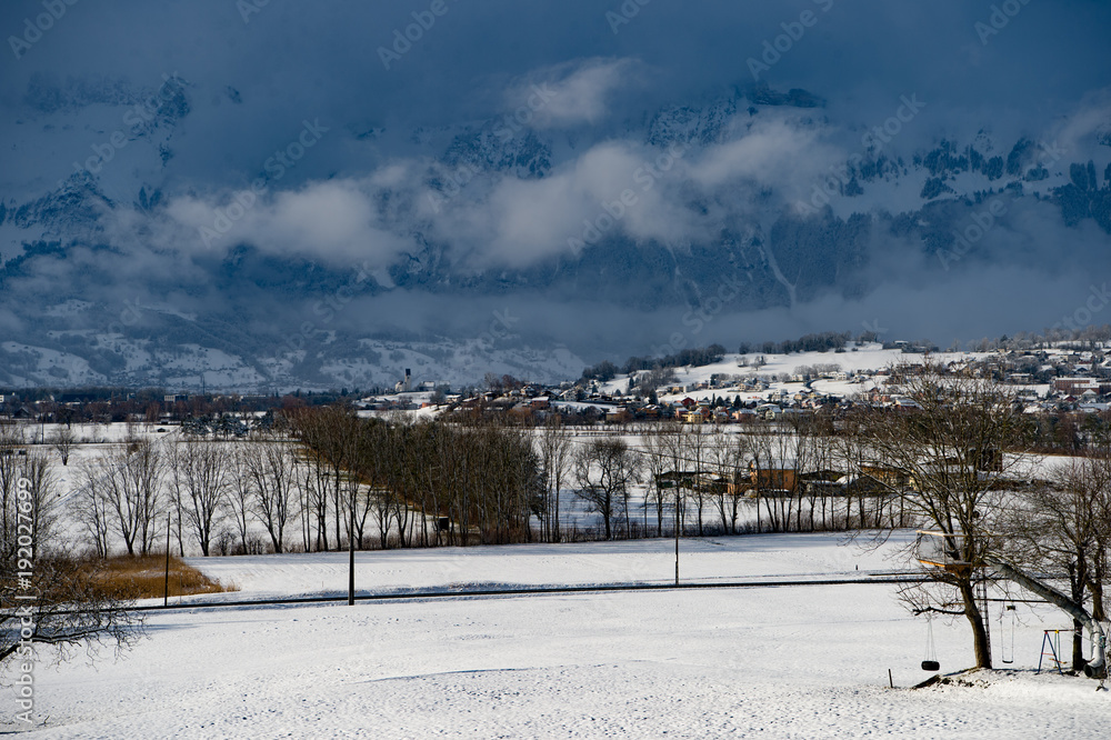 Liechtenstein im Winter: Blick auf Mauren