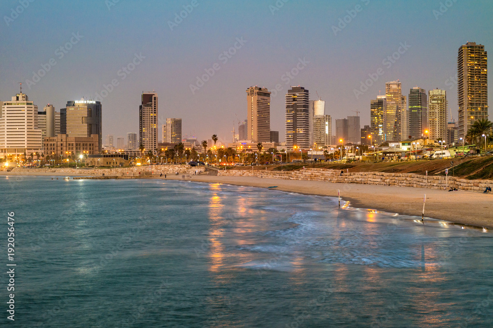 Obraz premium Tel Aviv. Night view from Jaffa.