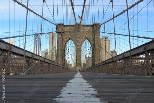 Am frühen morgen in New York - ganz alleine auf der Brooklyn Bridge in the early morning © Florian