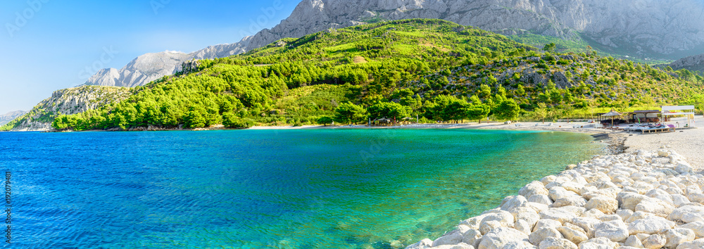 Fototapeta premium Beautiful empty beach in Makarska, Croatia