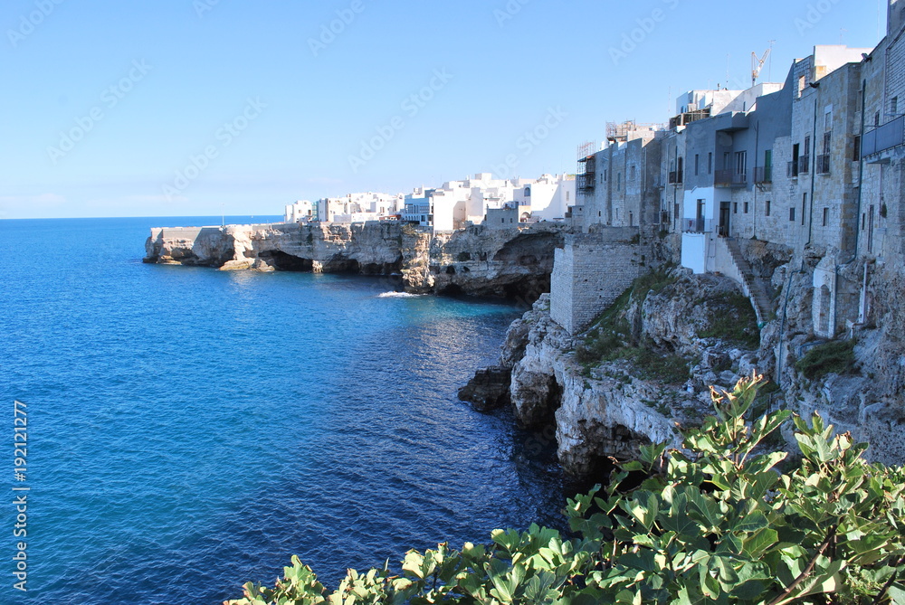 Polignano a mare A crystalline sea and the rock embroidered by impressive cavities, dug by the sea, are the distinctive signs of Polignano a Mare, known as the 