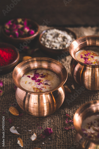 Fototapeta Naklejka Na Ścianę i Meble -  Thandai, Boisson traditionnelle Indienne pour la Fête de Holi et Diwali  