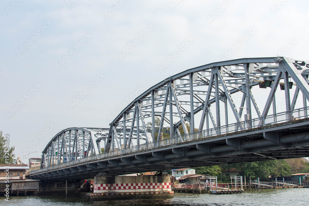 タイ・バンコク・チャオプラヤ川・ボート・鉄橋