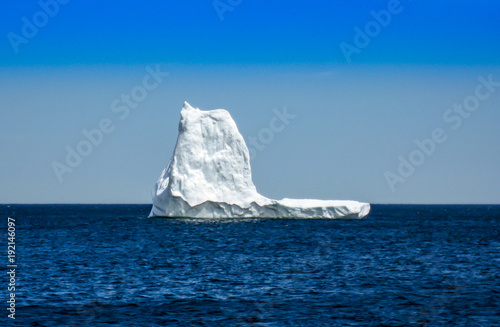 Treibender Eisberg vor Neufundland