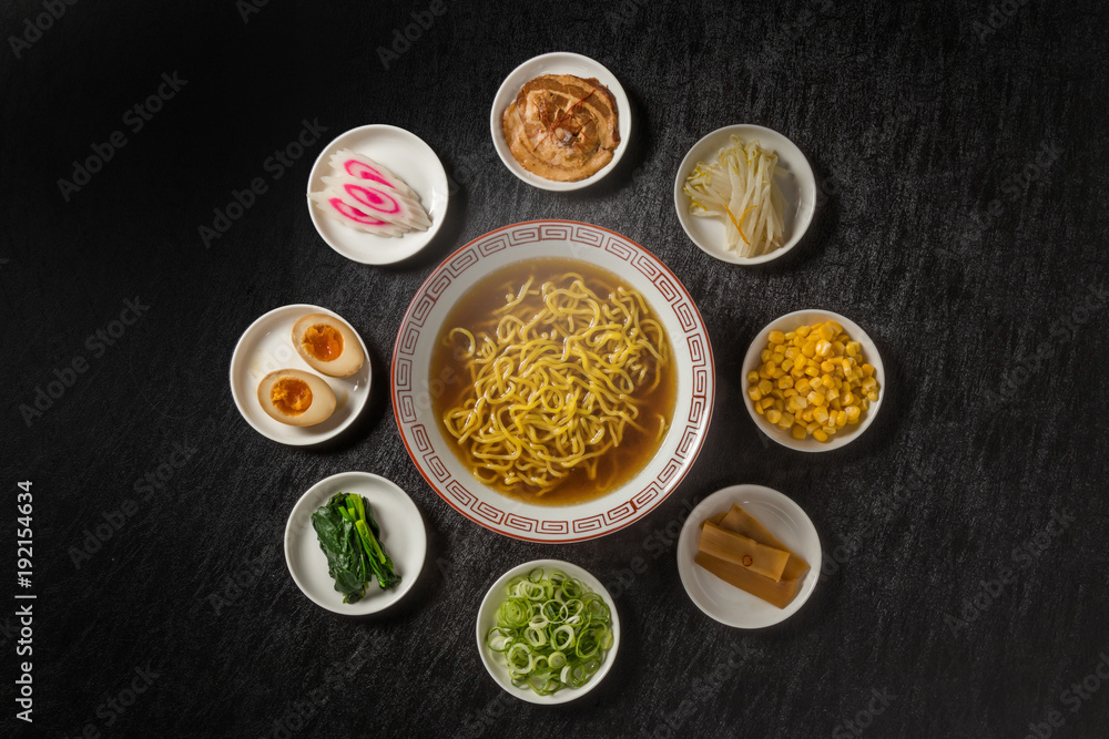 典型的な中華そば Popular Chinese noodles (ramen) 典型的な中華そば Popular Chinese noodles (ramen)
