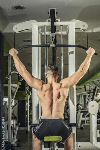 Bilde på lerret Shoulder pull down machine