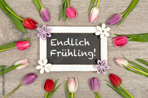 Tulpen und Tafel: Endlich Frühling!
