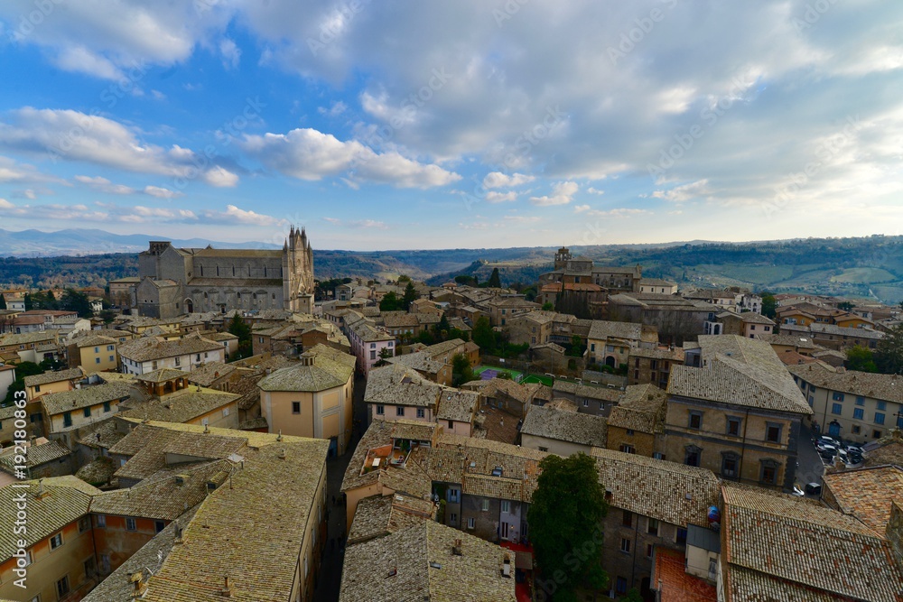 Obraz premium イタリアのオルビエート, 城郭都市