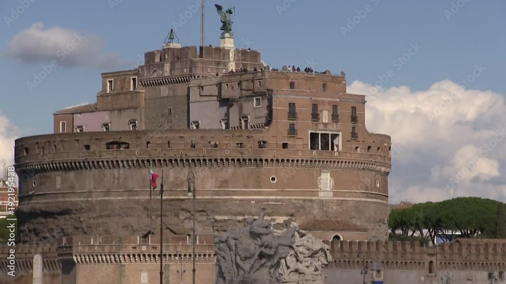 Roma, Italia. Castel Sant'Angelo, Mausoleo di Adriano. Timelapse con passaggio di luci e ombre.