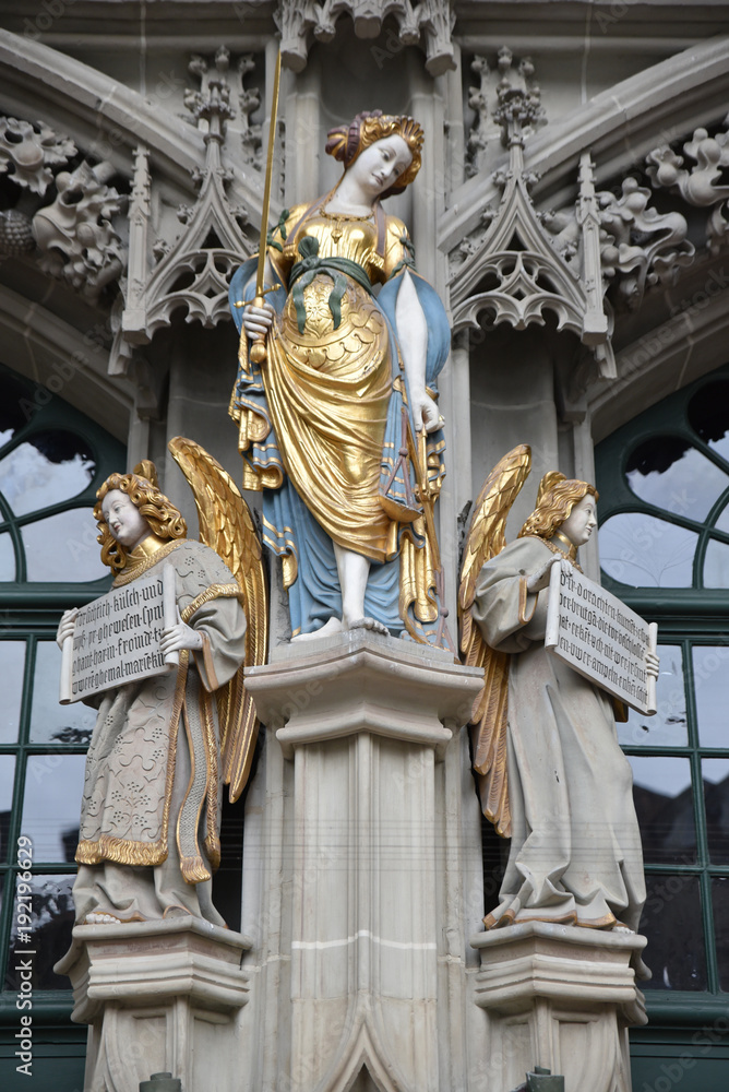 Statue du portail de la cathédrale de Berne en Suisse