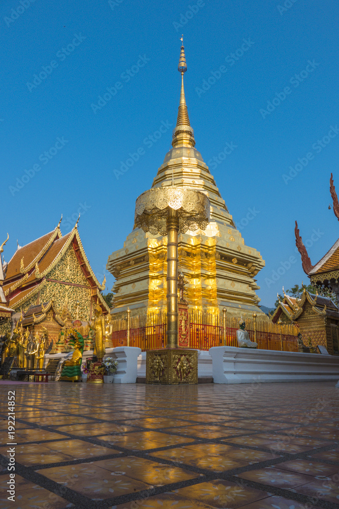 Fototapeta premium Wat Phra That Doi Suthep in Chiang Mai, Thailand