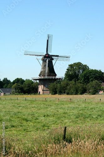 Windmill the Hoop in Suameer