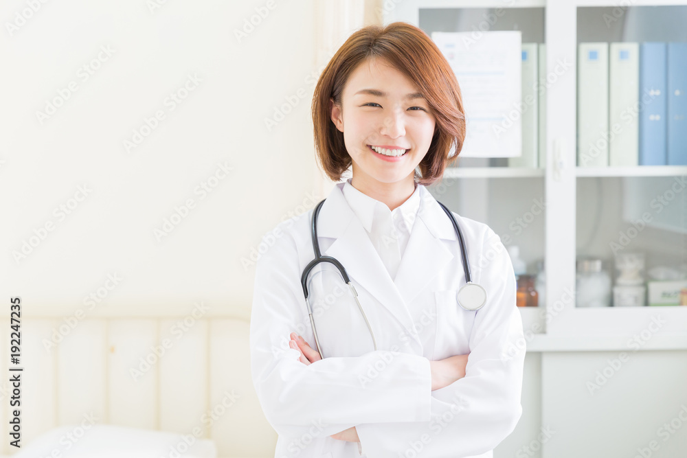 白衣の女性 白衣の女性