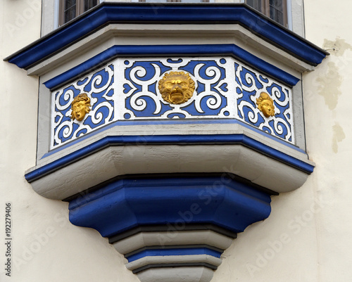 Polygonaler, blauer Erker des Hauses Dacheröden (früher Lucius-Haus) photo