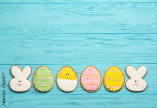 Wall Mural Delicious Easter cookies on a blue background