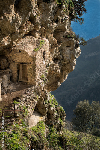 Il Sentiero degli Dei, partendo da Agerola e finendo a Nocelle, con vista di Positano, Praiano ed Amalfi. Italia