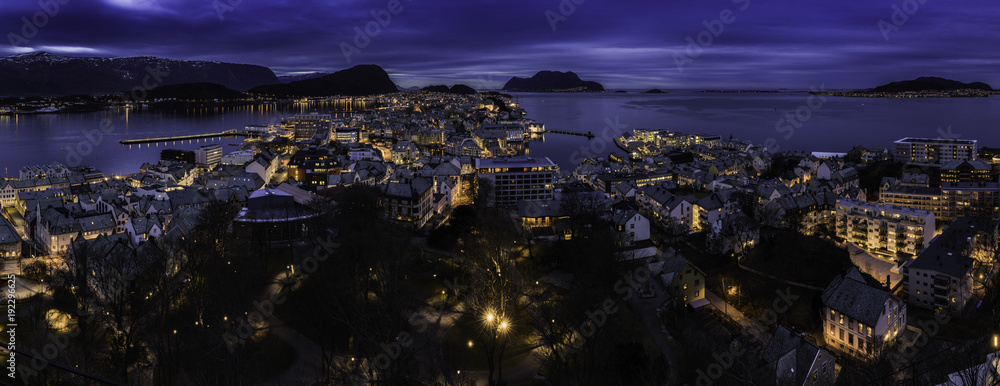 Fototapeta premium Ålesund by Night