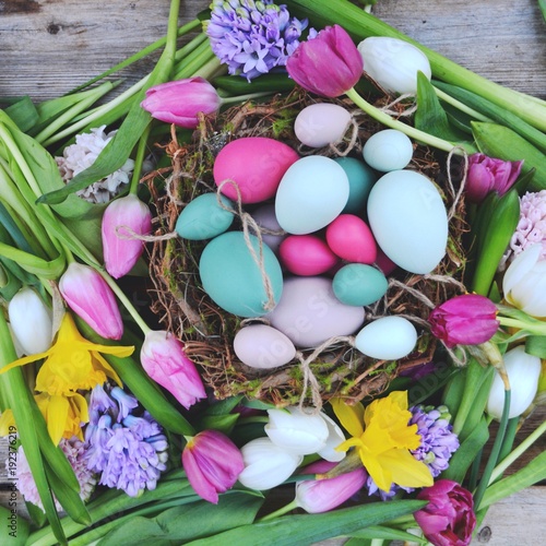 Ostern - Blumenstrauß mit E...